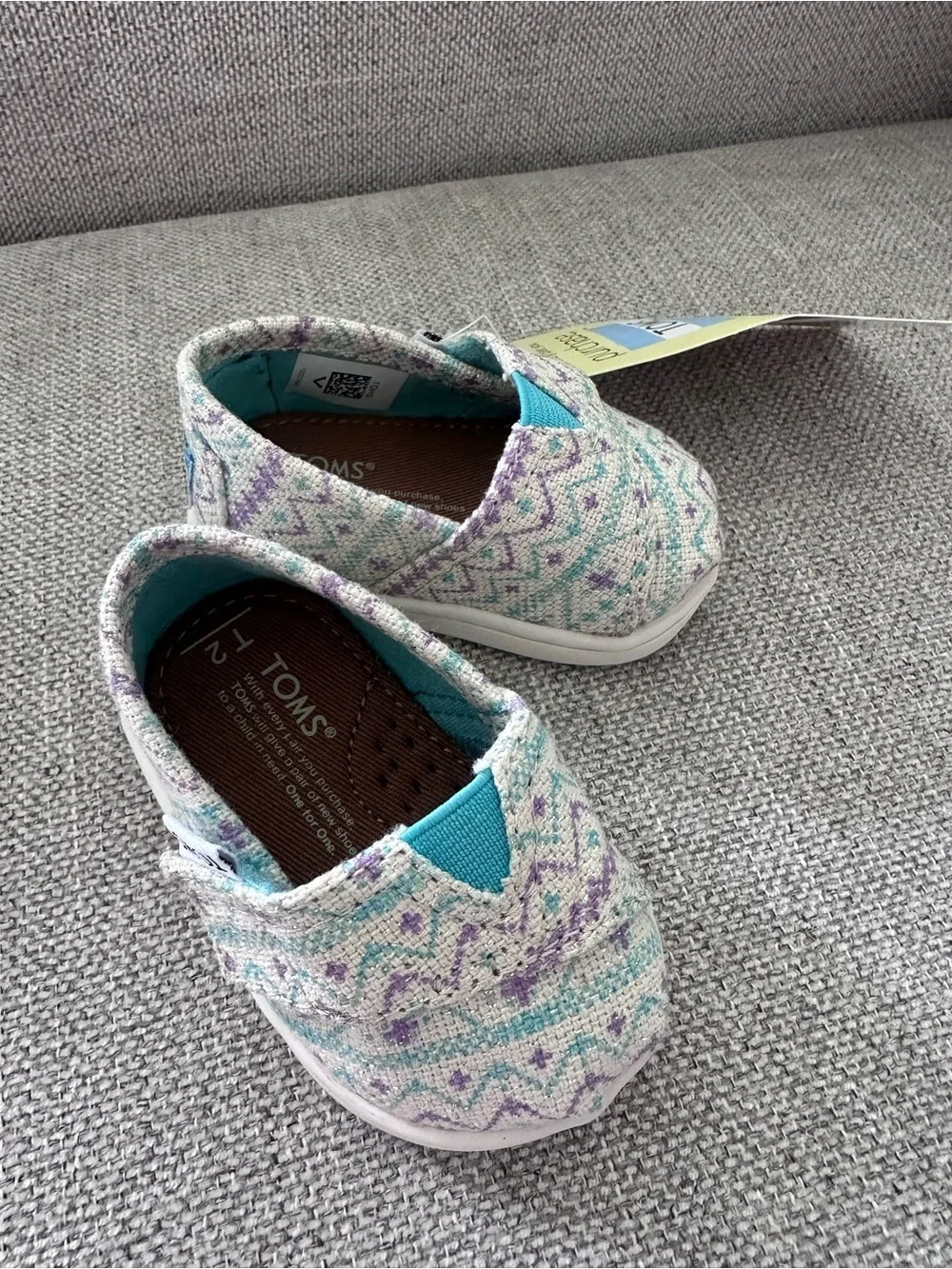 TOMS baby shoes size NWT